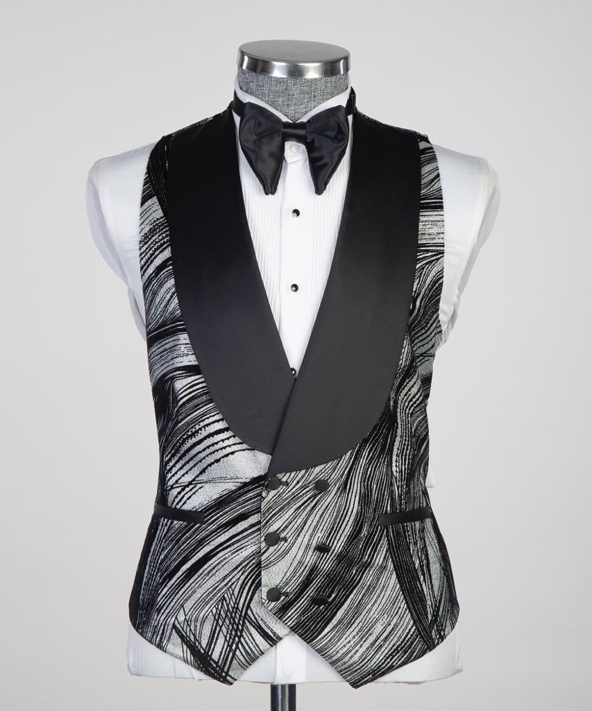 Classic Tuxedo Suit - Image 2