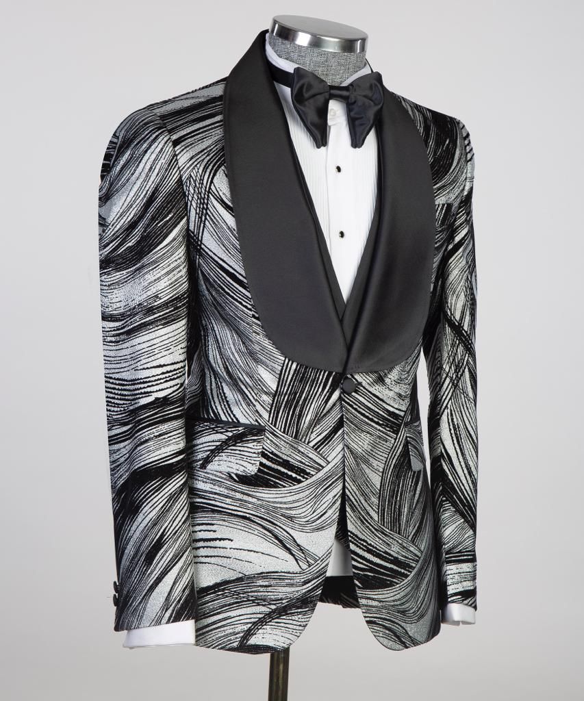 Classic Tuxedo Suit - Image 4