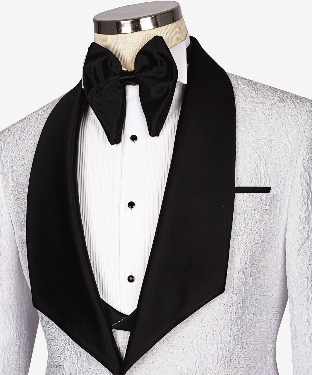 Classic Groom Tuxedo - Image 4