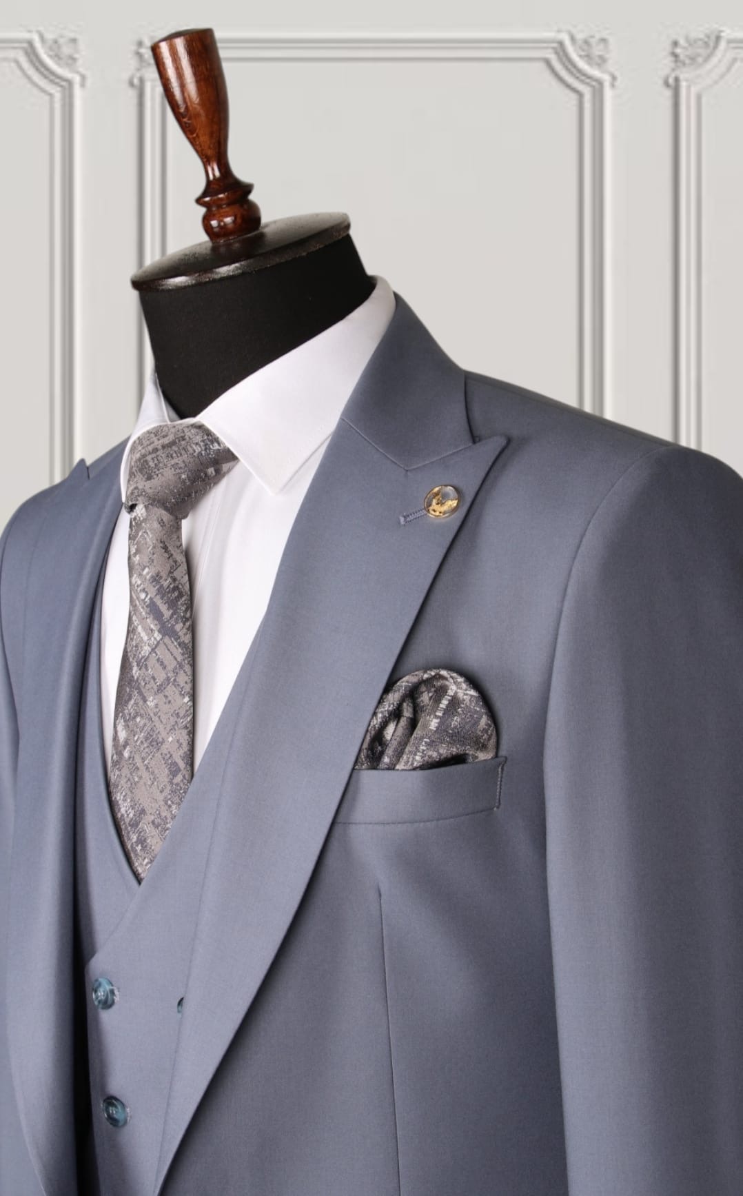 Classic Three-piece Suit - Image 2