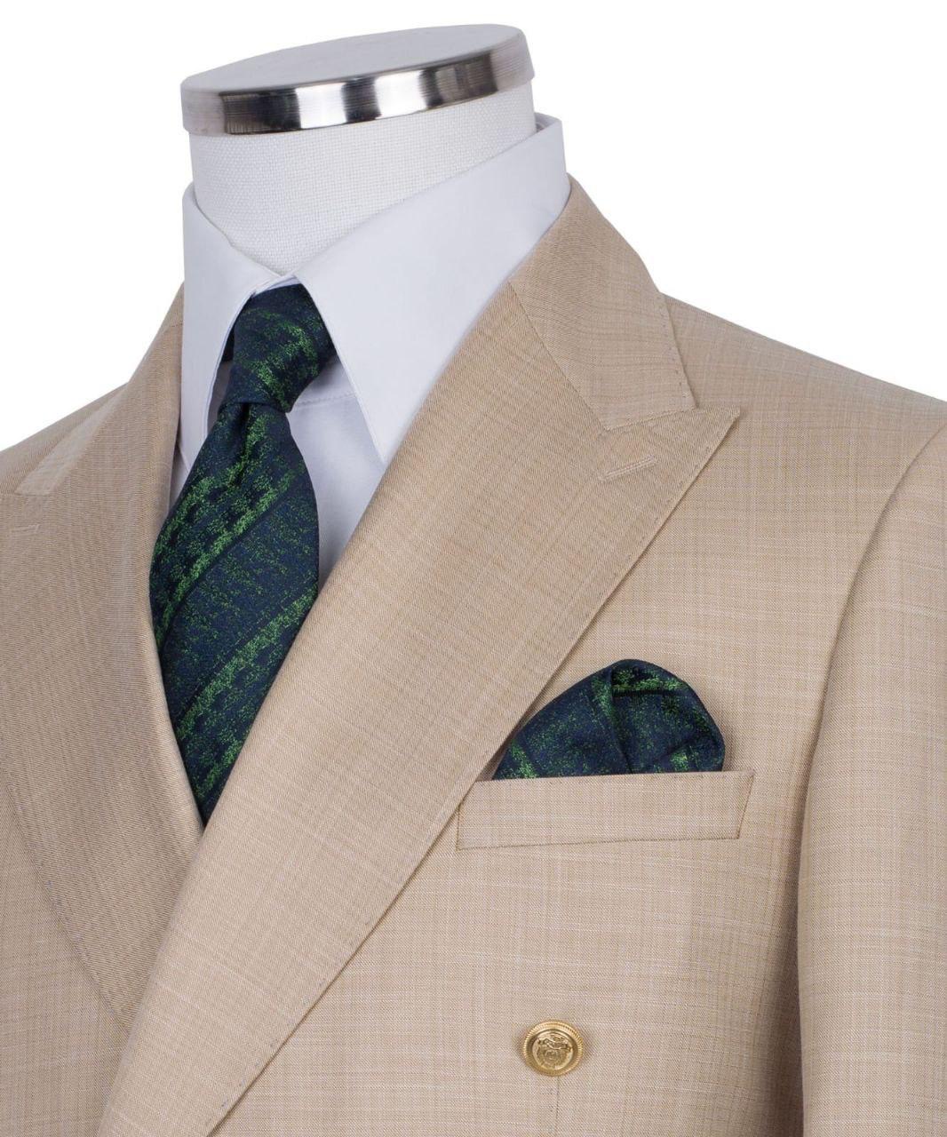 Classic Double-Breasted Suit - Image 4