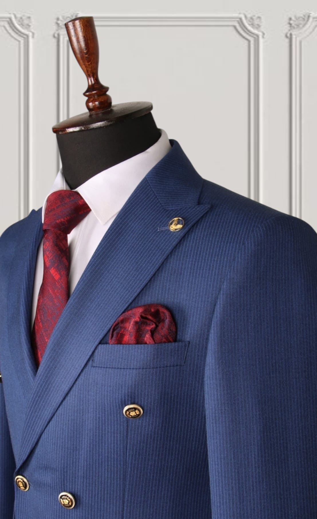 Classic Double-Breasted Suit - Image 2