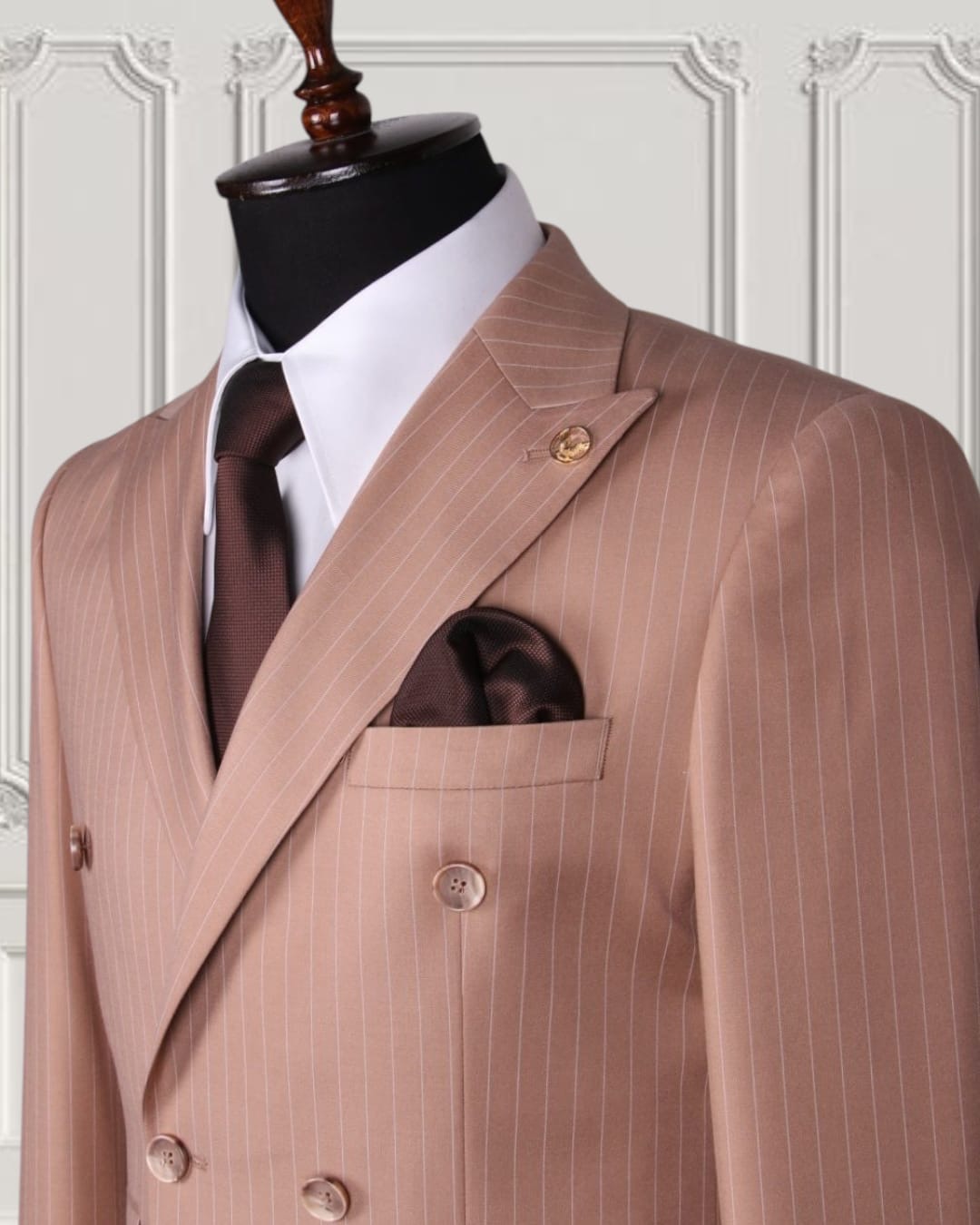 Classic Double-breasted Suit - Image 2