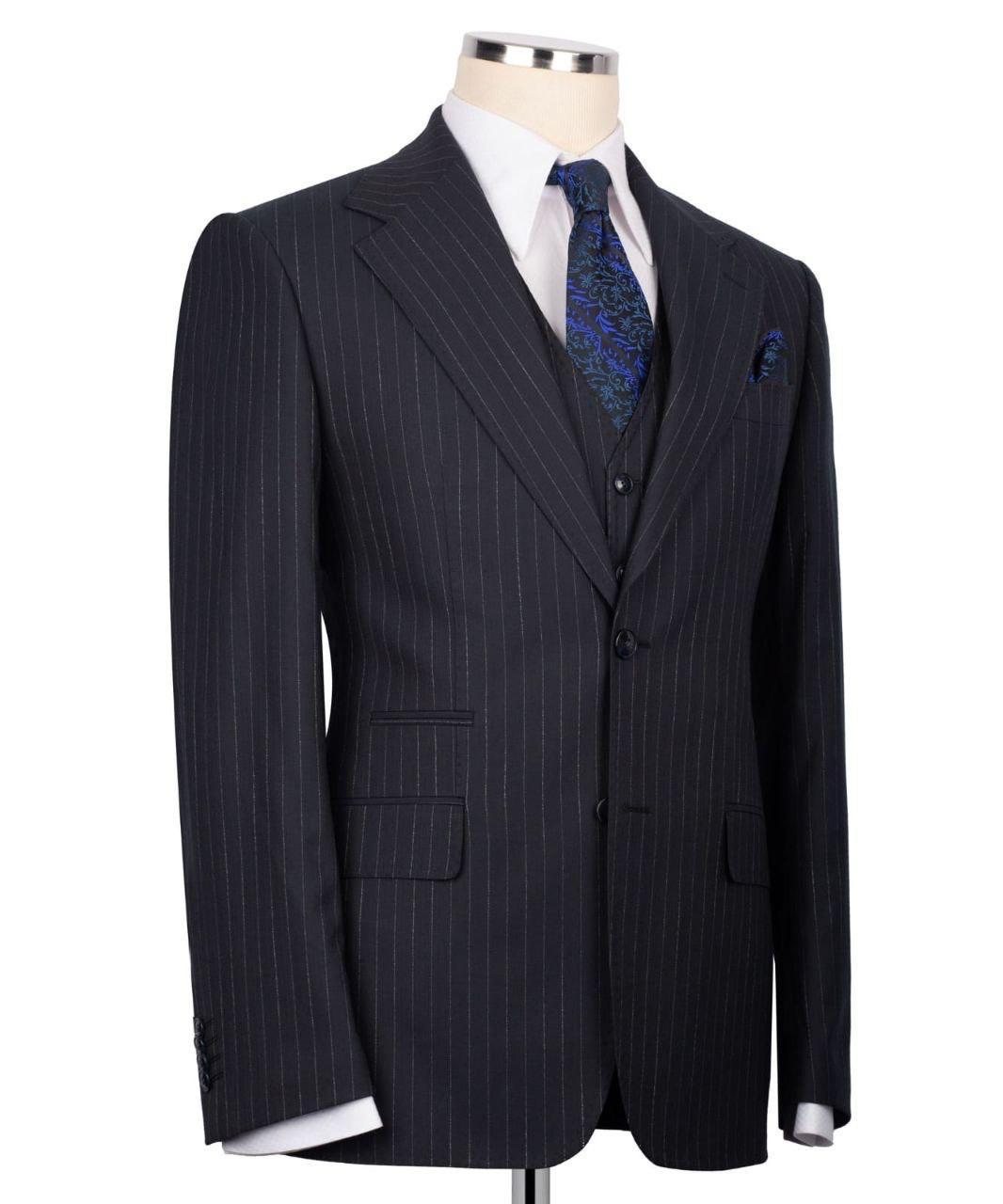 Classic Three-piece Suit - Image 5