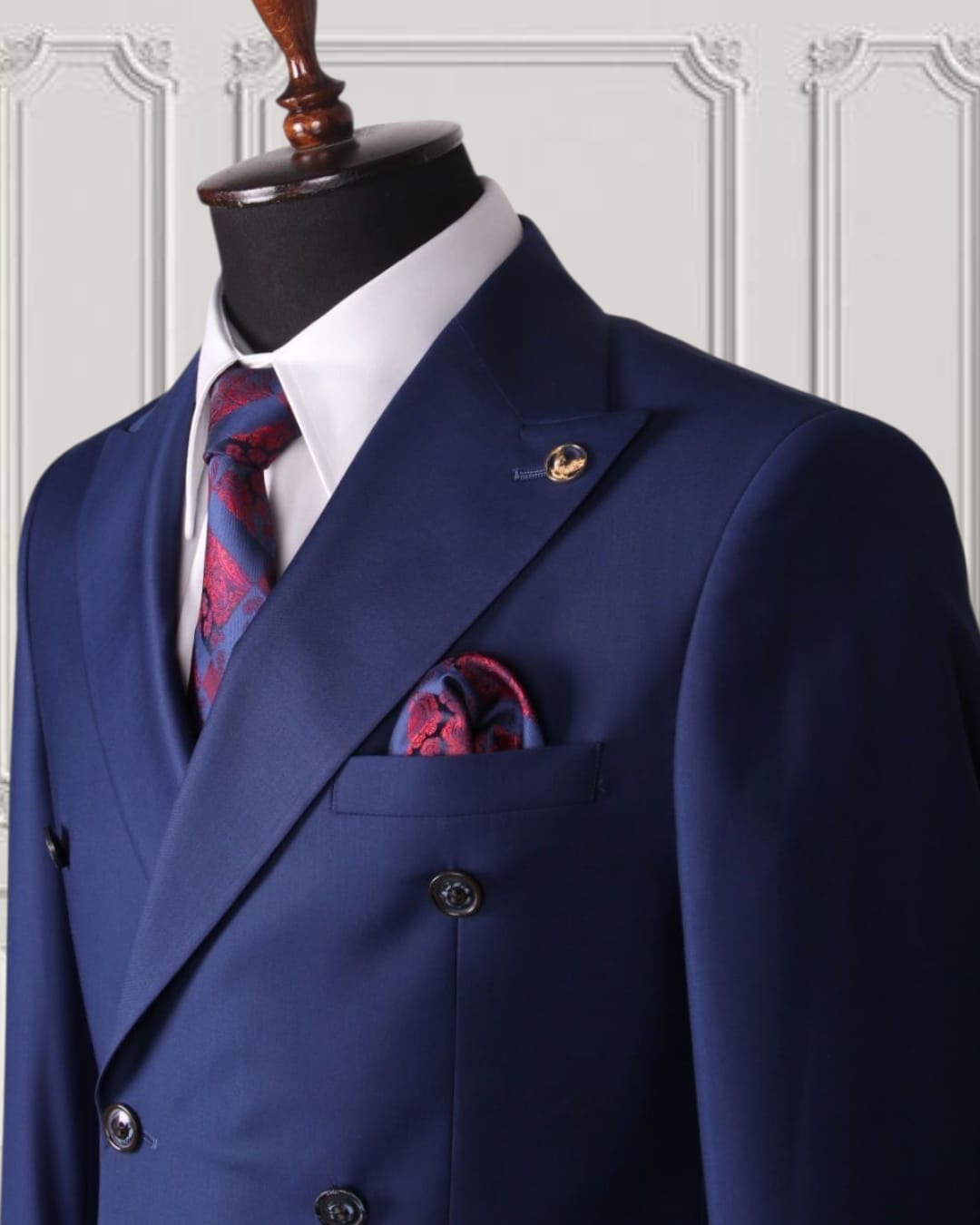 Classic Double-breasted Suit - Image 2