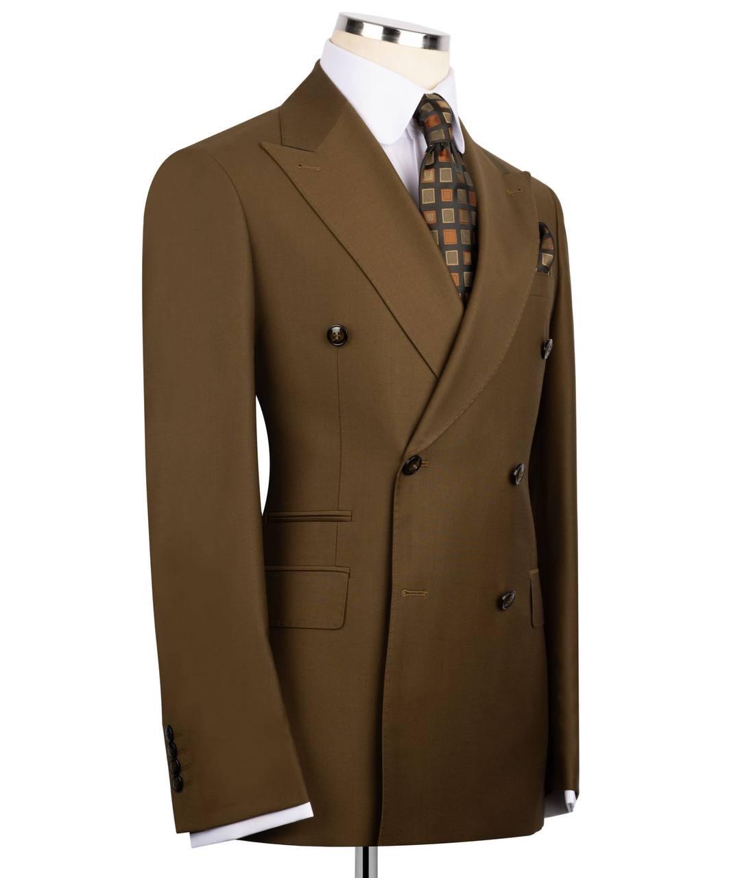 Classic Double-breasted Suit - Image 3